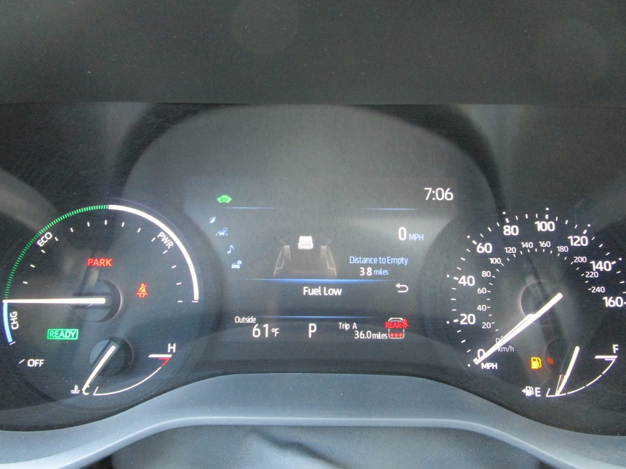 Grey Toyota Sienna image number 11