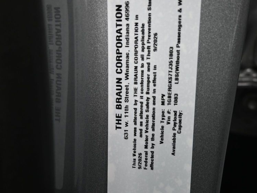 Grey Chevrolet Traverse image number 7