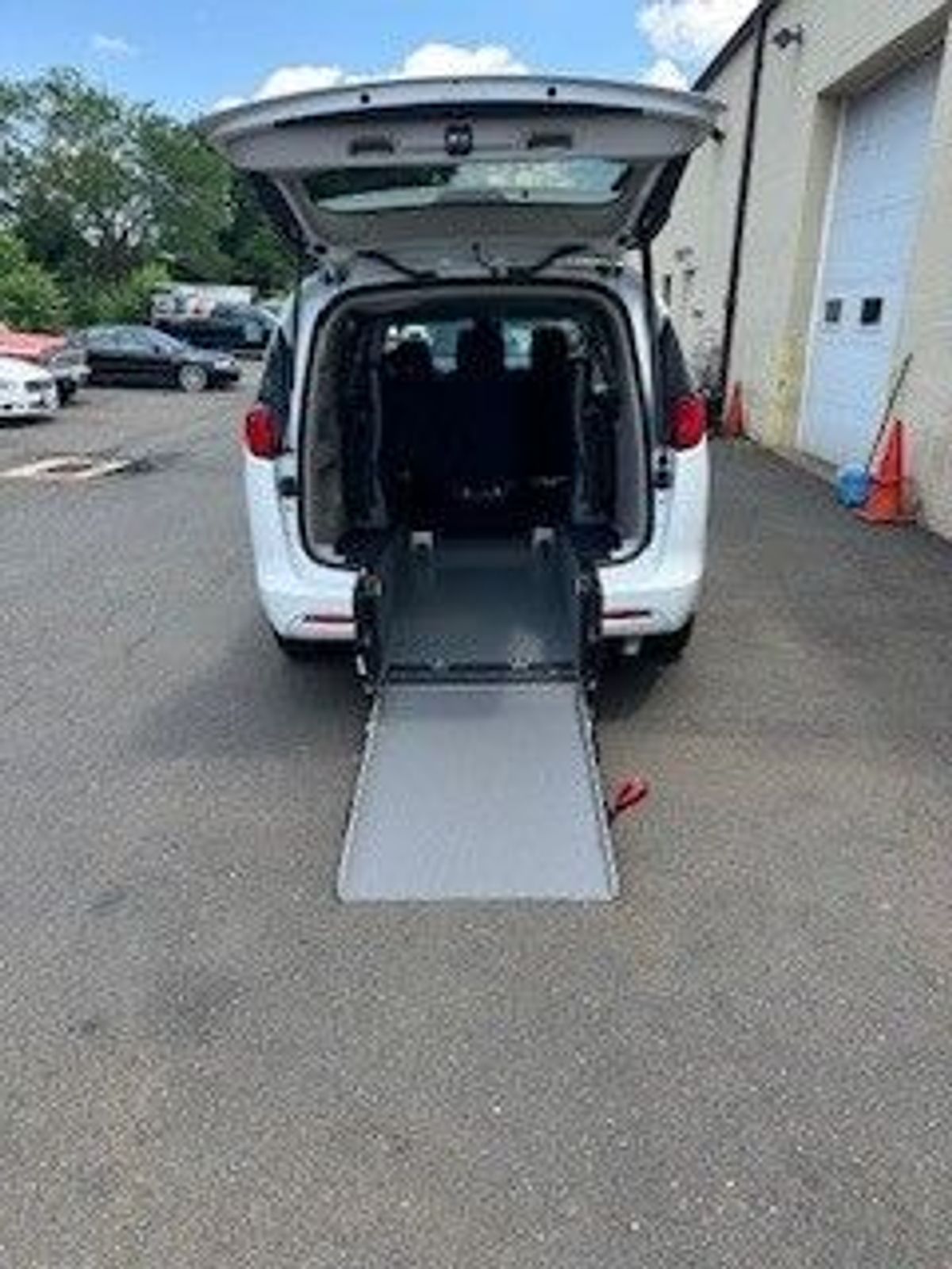 2024 CHRYSLER VOYAGER - Image 4