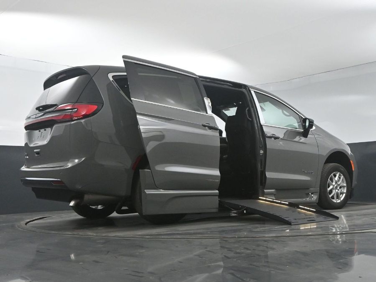 2025 CHRYSLER PACIFICA - Image 22