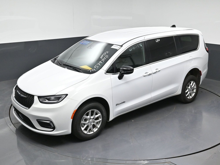 Used 2025 Chrysler Pacifica Select Safety - BraunAbility Rear Entry Fold Out Manual Ramp