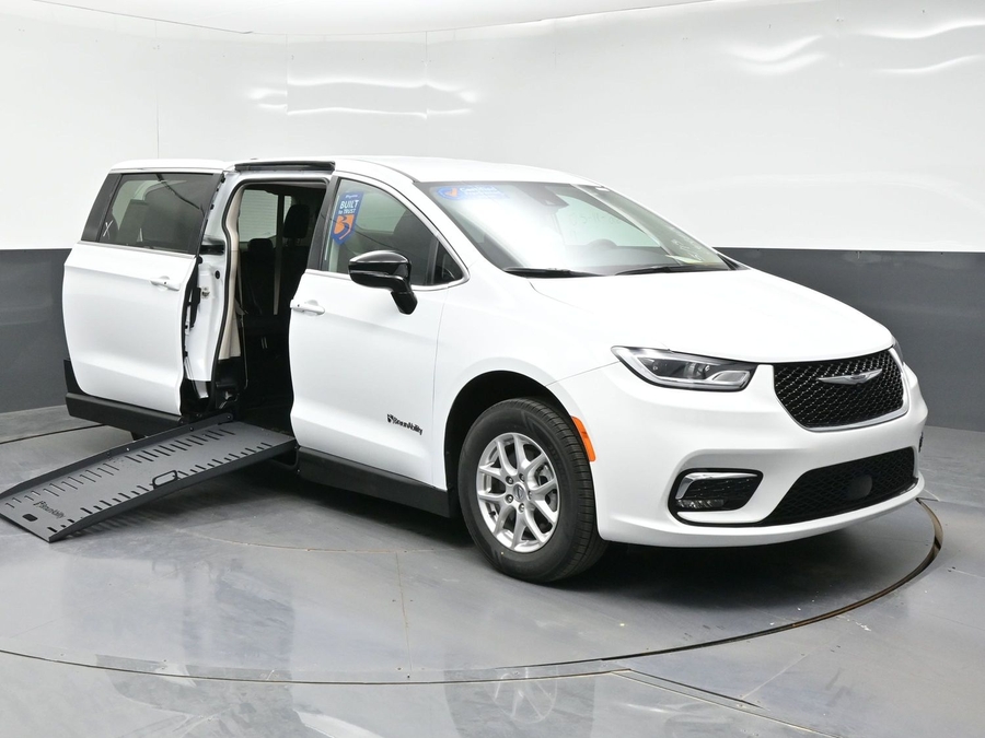 Used 2024 Chrysler Pacifica Touring L - BraunAbility Side Entry Fold Out Manual Ramp