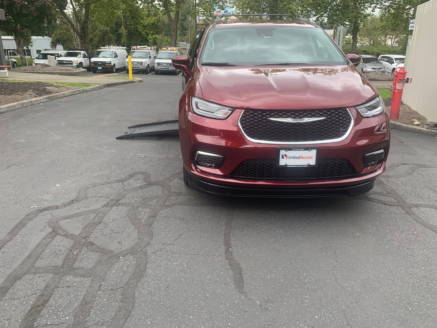 Used 2022 Chrysler Pacifica Touring L - BraunAbility Side Entry Fold Out Automatic Ramp