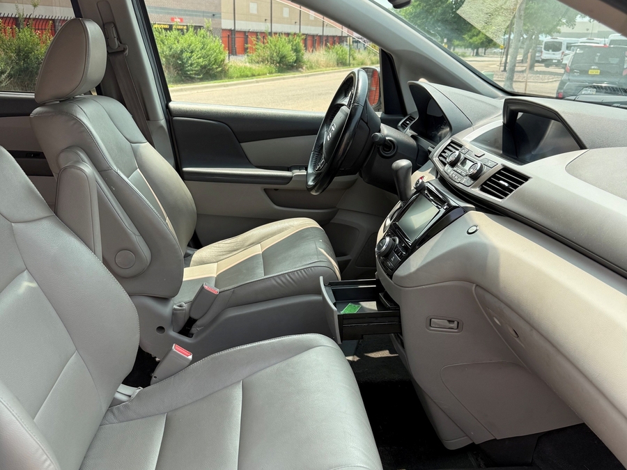 2016 Honda Odyssey 10