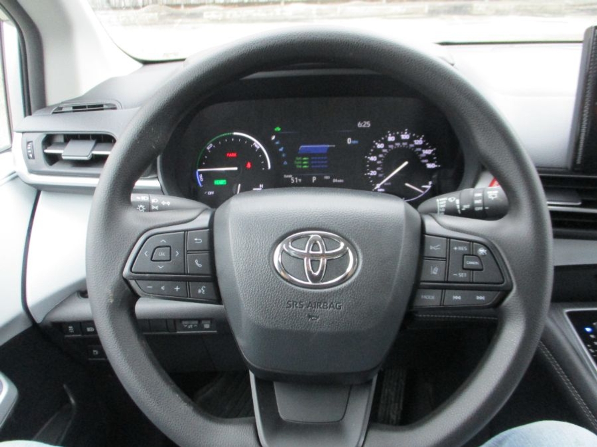 2025 TOYOTA SIENNA - Image 14