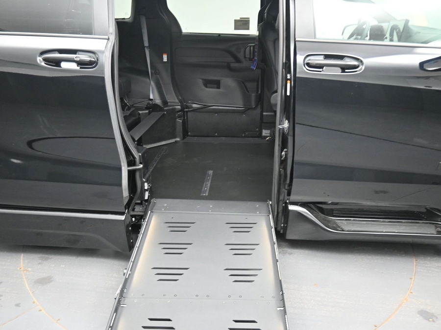 New 2026 Toyota Sienna Hybrid XSE Sport - BraunAbility Side Entry Fold Out Automatic Ramp