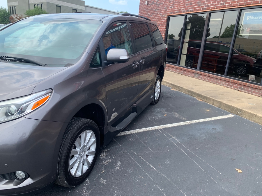 Used 2016 Toyota Sienna XLE - VMI Side Entry In Floor Automatic Ramp
