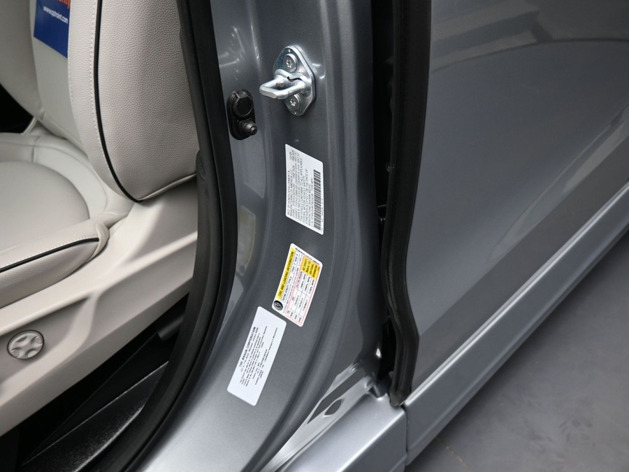 New 2026 Honda Odyssey Touring - BraunAbility Side Entry In Floor Automatic Ramp