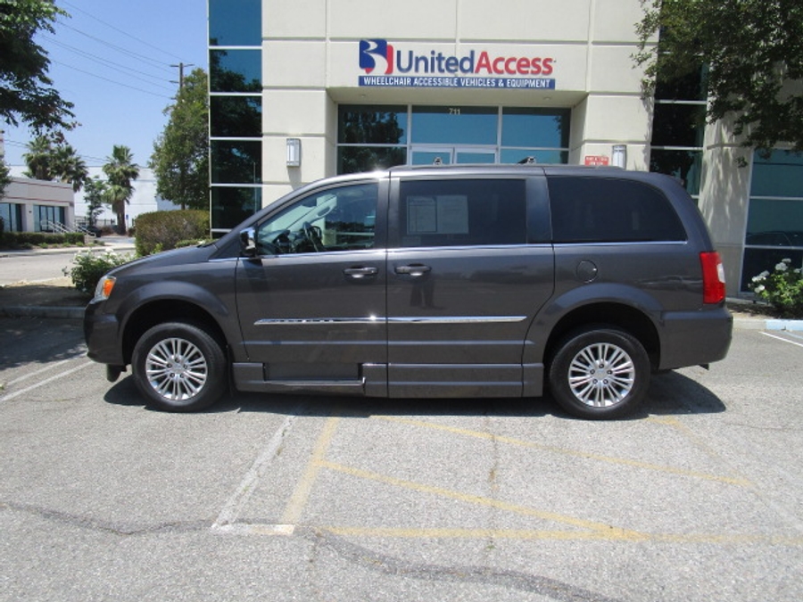 Used 2015 Chrysler Town and Country Touring-L - El Dorado Side Entry Entry Fold Out Automatic Ramp