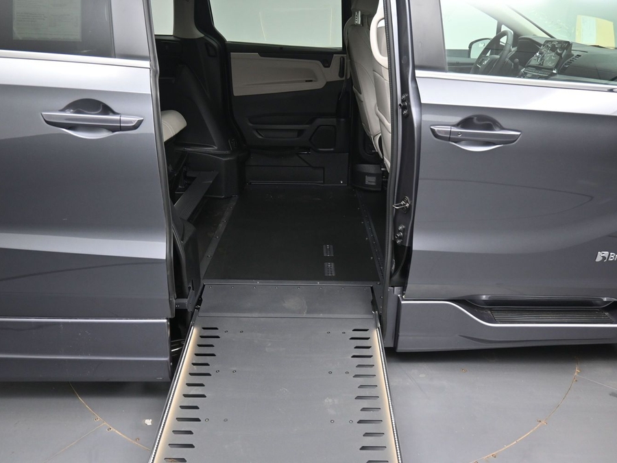 New 2026 Honda Odyssey EX-L - BraunAbility Side Entry In Floor Automatic Ramp