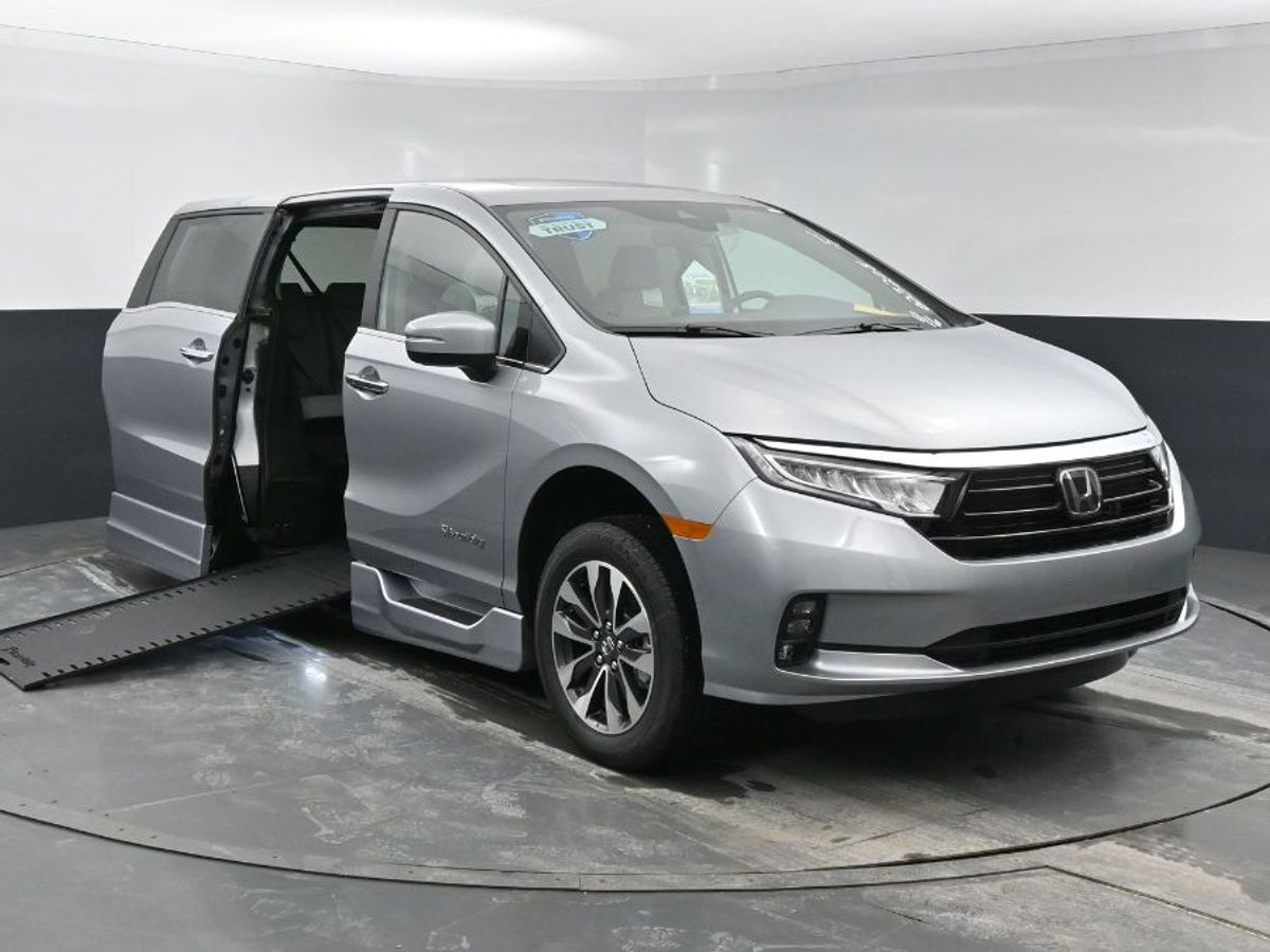 2024 Honda Odyssey EX-L - Photo 2