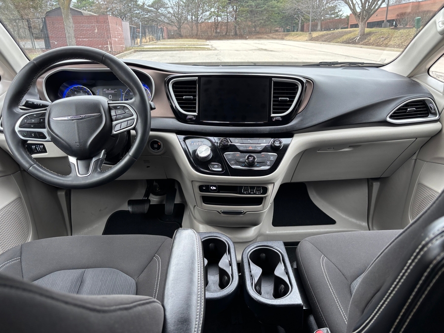 Used 2022 Chrysler Voyager LX - BraunAbility Side Entry Entry Fold Out Automatic Ramp