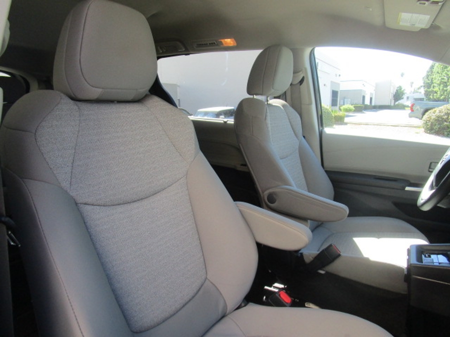 Used 2024 Toyota Sienna Hybrid LE Base - BraunAbility Side Entry Fold Out Automatic Ramp
