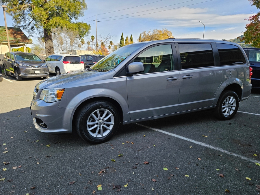 Used 2019 Dodge Grand Caravan SXT - International Mobility Rear Entry Entry Fold Out Manual Ramp