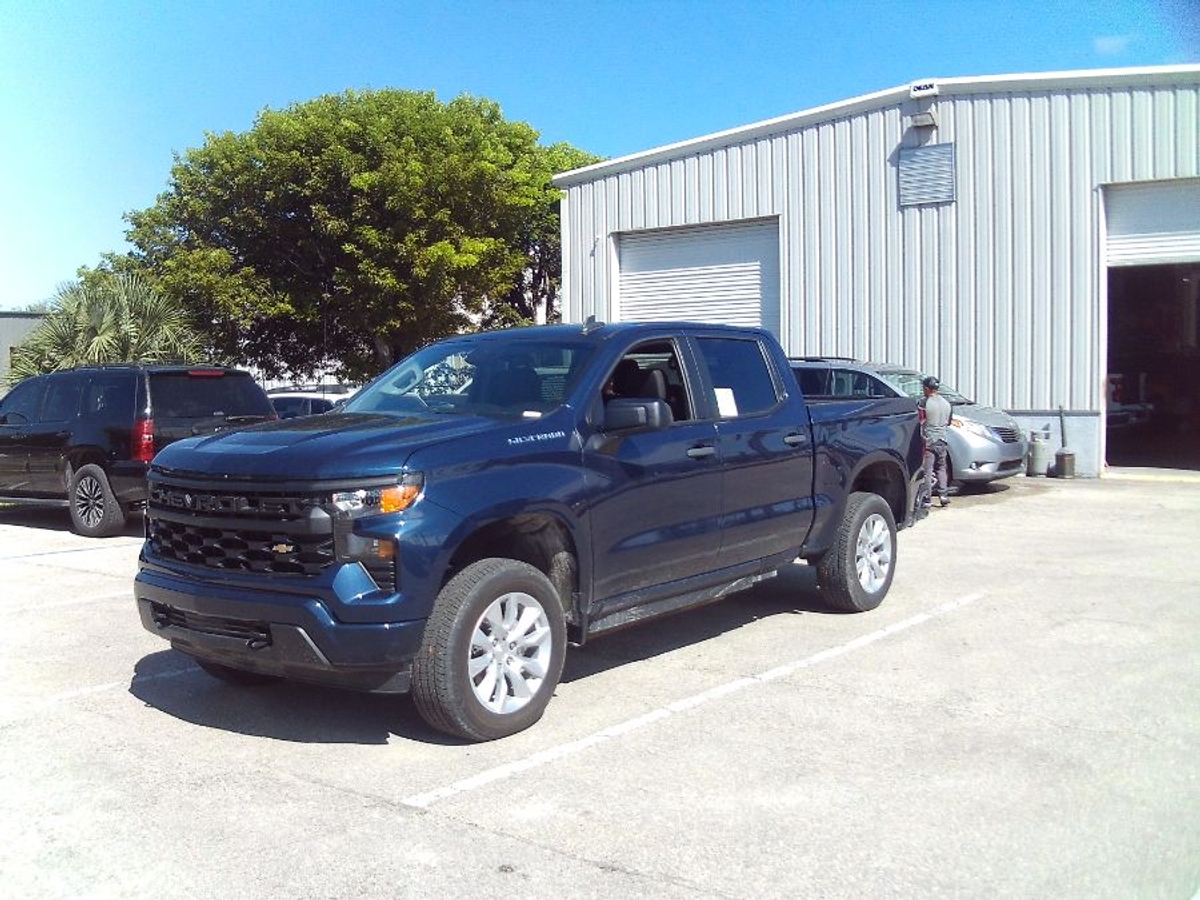 2023 CHEVROLET SILVERADO - Image 3
