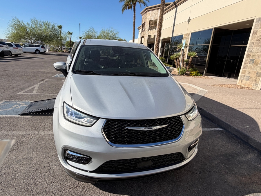 Used 2023 Chrysler Pacifica Touring L - BraunAbility Side Entry In Floor Automatic Ramp
