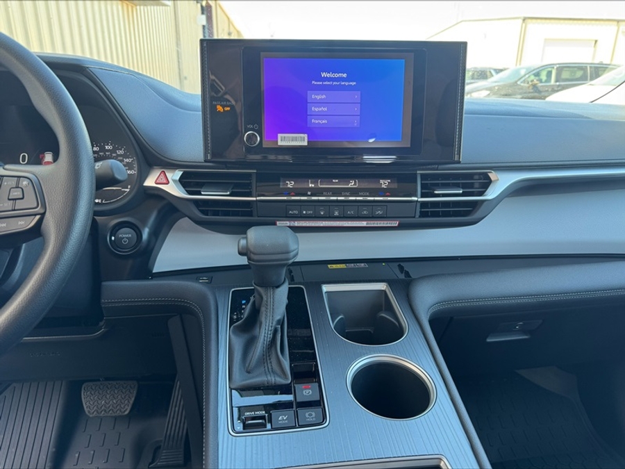 New 2026 Toyota Sienna Hybrid LE - Vantage Mobility Rear Entry Entry Fold Out Manual Ramp