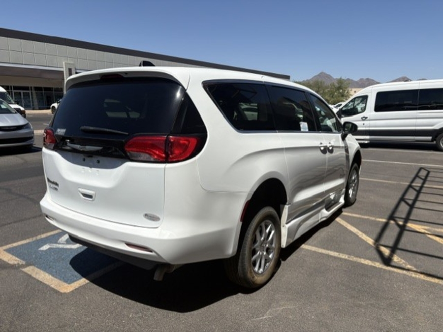 Used 2022 Chrysler Voyager LX - BraunAbility Side Entry Entry Fold Out Automatic Ramp