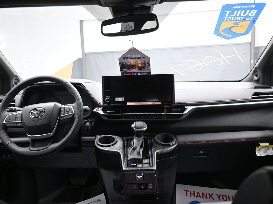 New 2025 Toyota Sienna Hybrid XSE Sport - BraunAbility Side Entry Entry In Floor Automatic Ramp