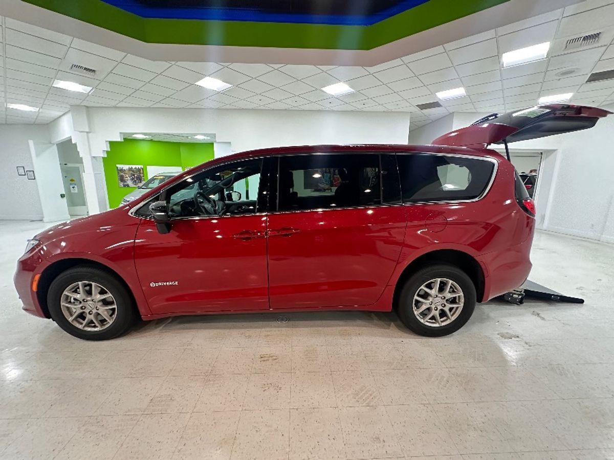 2024 CHRYSLER PACIFICA - Image 7