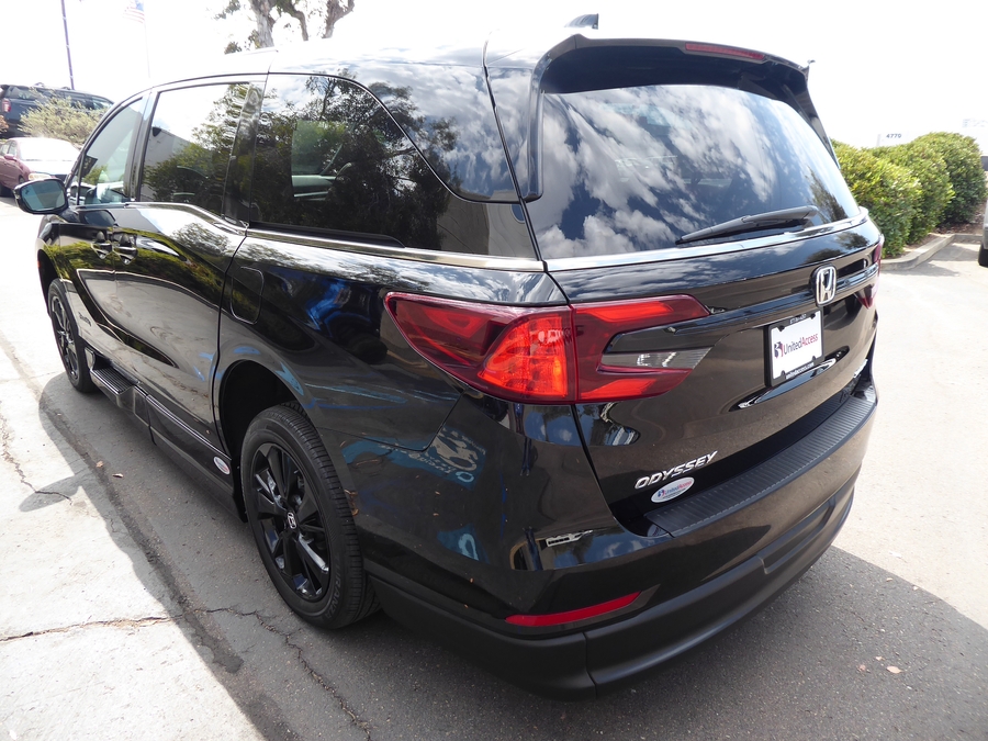 Used 2024 Honda Odyssey Sport - BraunAbility Side Entry In Floor Automatic Ramp