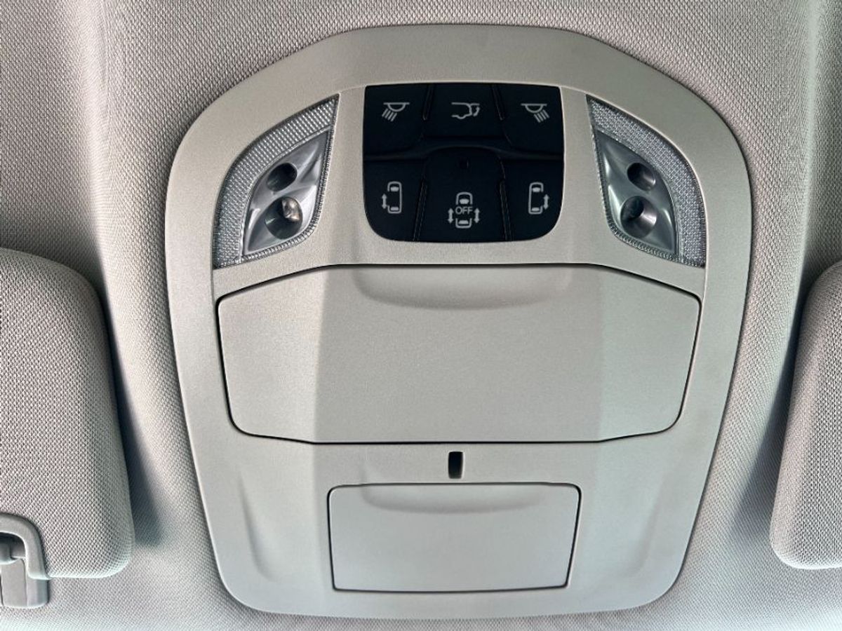 Blanco Chrysler Voyager número de imagen 13
