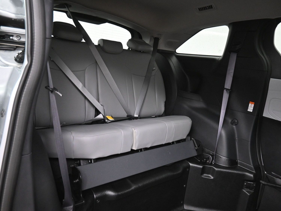 New 2025 Toyota Sienna Hybrid XLE Plus - BraunAbility Side Entry Entry Fold Out Automatic Ramp