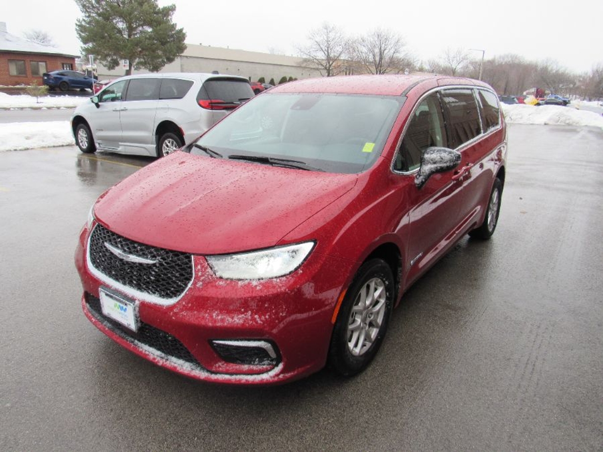 2024 CHRYSLER PACIFICA - Image 4