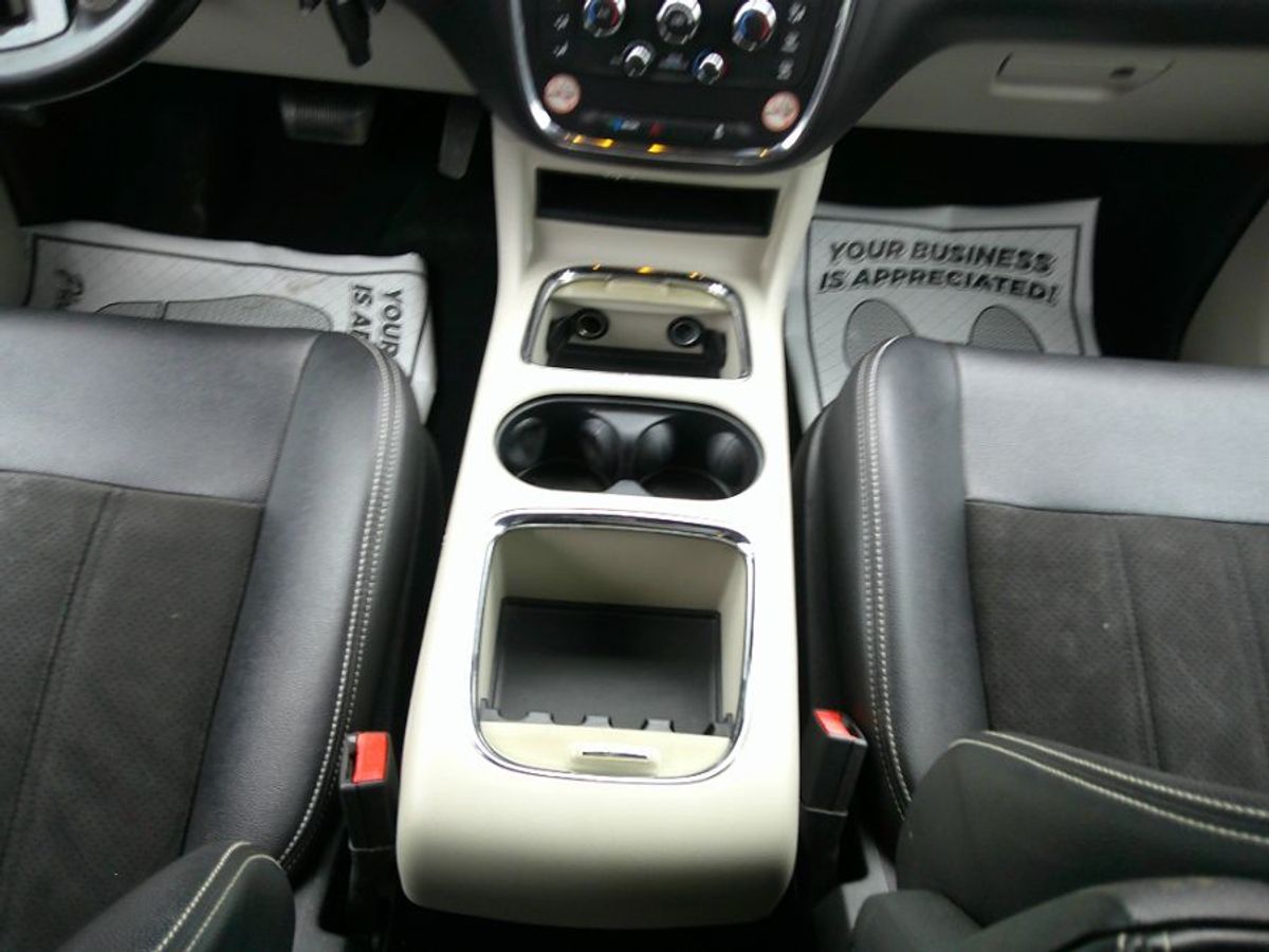 Número de imagen del Dodge Grand Caravan blanco 16