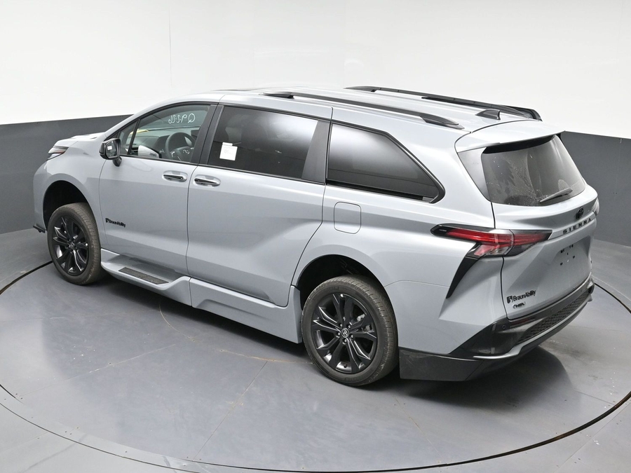 New 2026 Toyota Sienna Hybrid XSE Sport - BraunAbility Side Entry In Floor Automatic Ramp