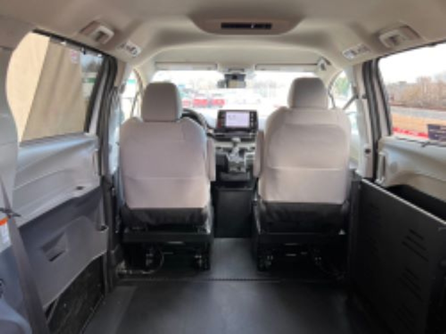 Used 2024 Toyota Sienna Hybrid LE - BraunAbility Side Entry Fold Out Automatic Ramp