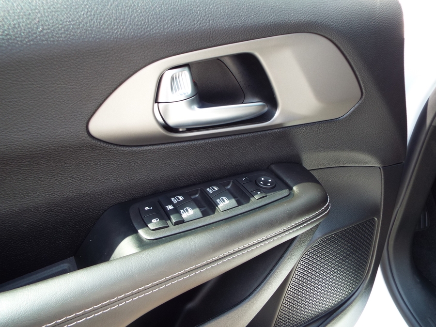 2027 Chrysler Voyager LX - Photo 16