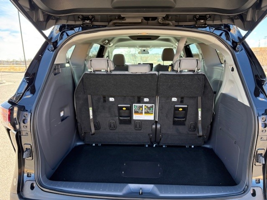 Used 2024 Toyota Sienna Hybrid LE - BraunAbility Side Entry Entry Fold Out Automatic Ramp