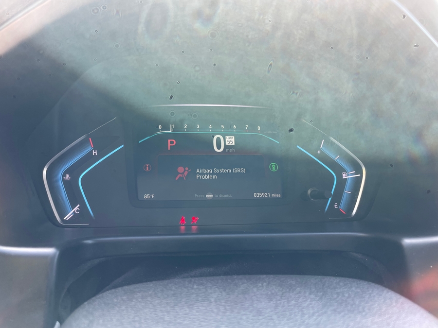 Silver Honda Odyssey image number 10