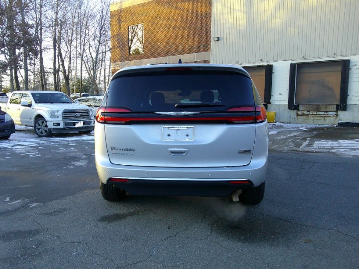 2024 CHRYSLER PACIFICA - Image 8