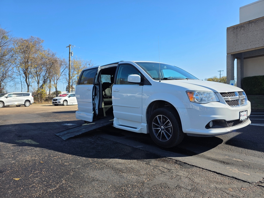 Used 2017 Dodge Grand Caravan SXT - VMI Side Entry Entry In Floor Automatic Ramp