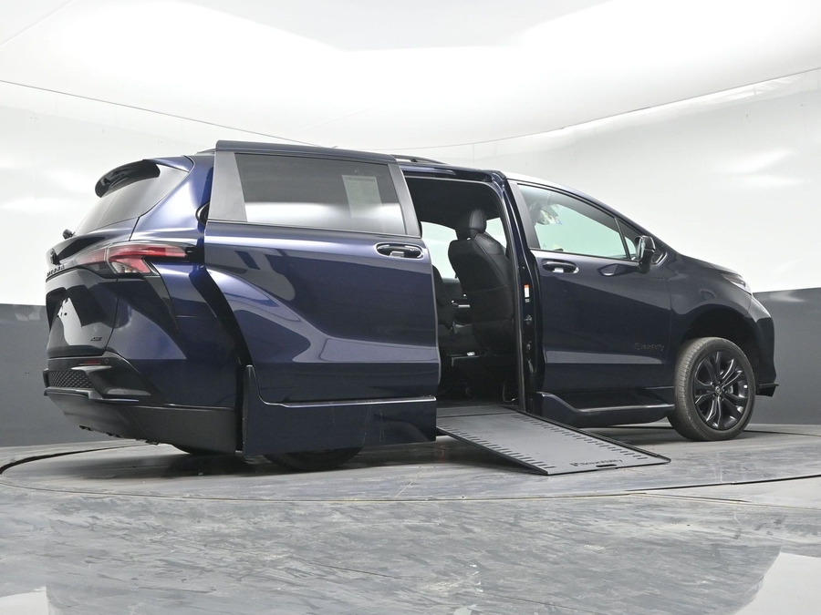 New 2026 Toyota Sienna Hybrid XSE Sport - BraunAbility Side Entry In Floor Automatic Ramp