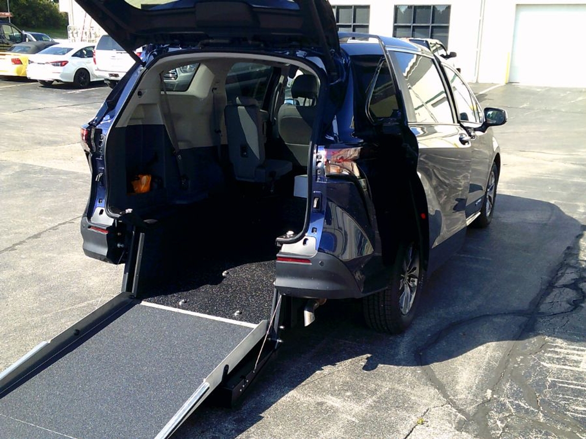 2024 TOYOTA SIENNA - Image 7