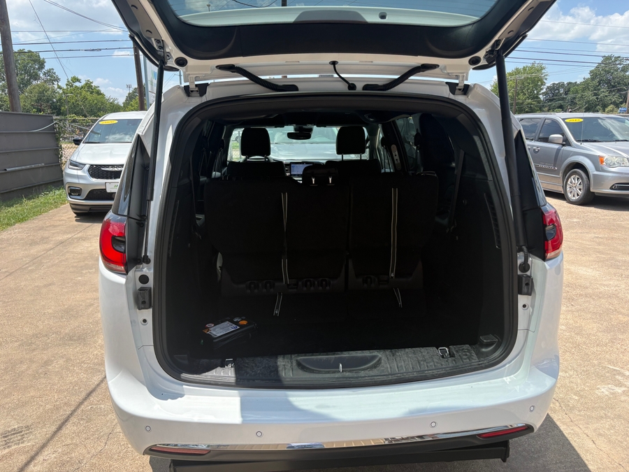 2026 Chrysler Pacifica Select - Photo 5