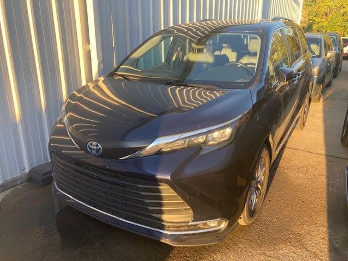 2024 TOYOTA SIENNA - Image 8