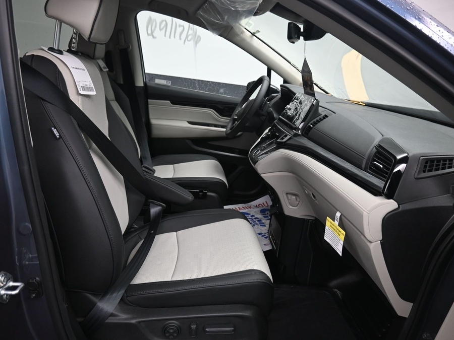 New 2026 Honda Odyssey Elite - BraunAbility Side Entry In Floor Automatic Ramp