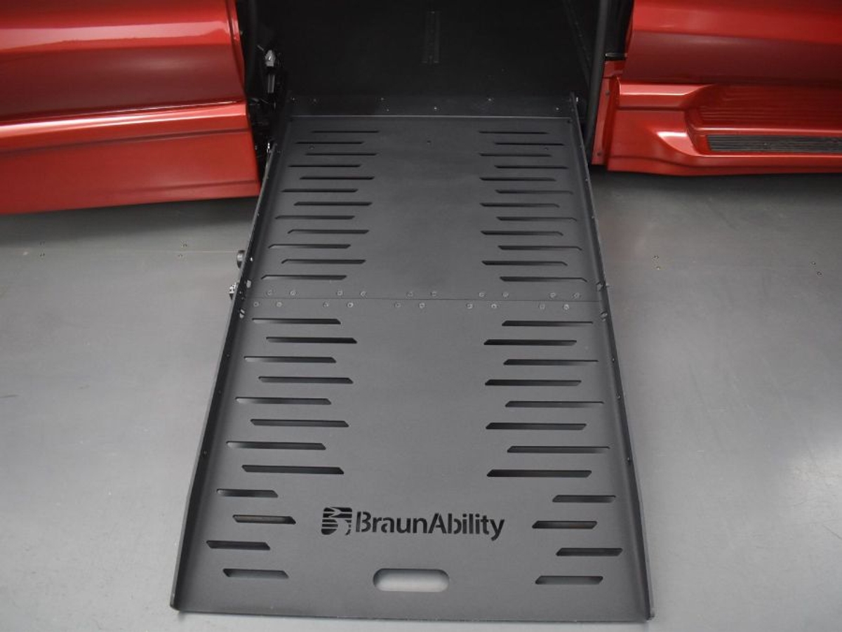 2025 CHRYSLER PACIFICA - Image 11