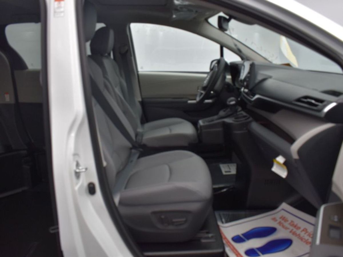 2023 TOYOTA SIENNA - Image 9