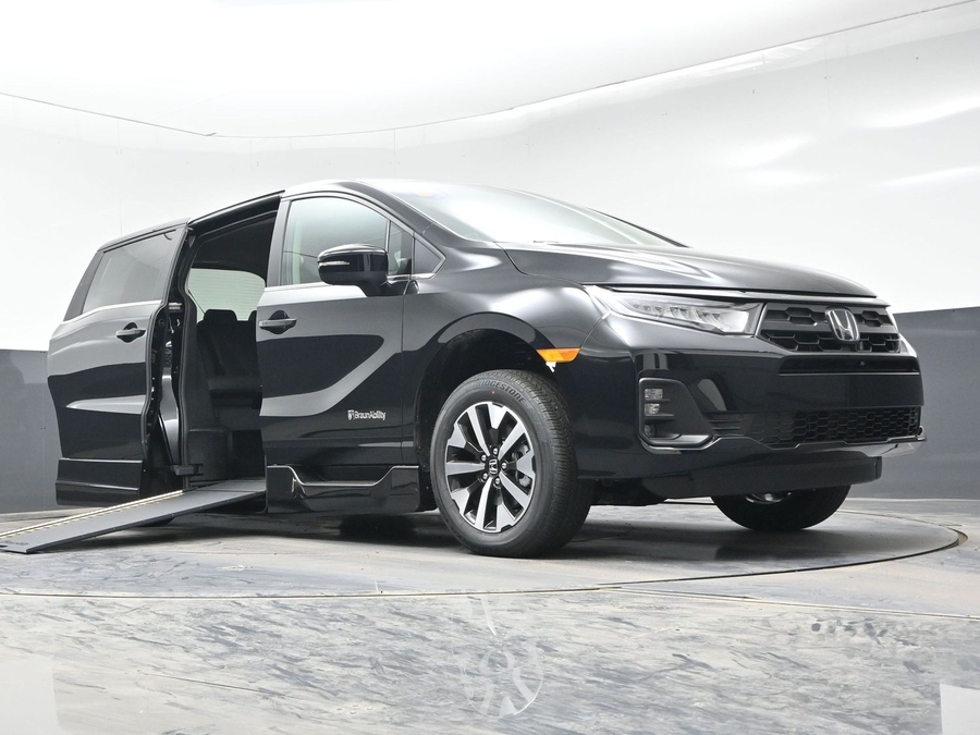 Black Honda Odyssey image number 18
