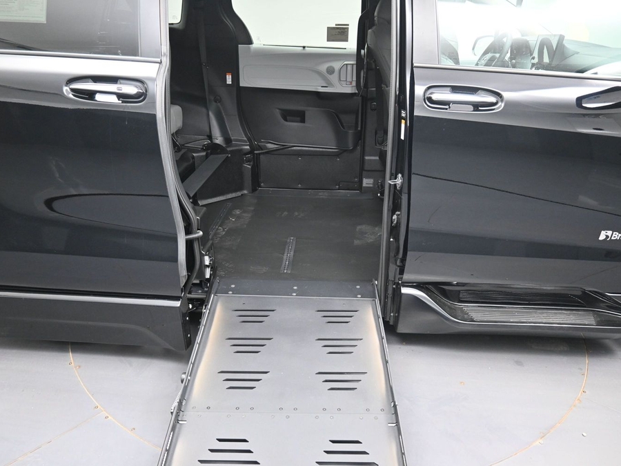 Black Toyota Sienna image number 10