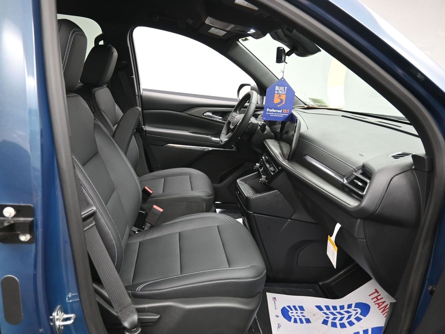 New 2026 Chevrolet Traverse 1LT Midnight - BraunAbility Side Entry Entry In Floor Automatic Ramp