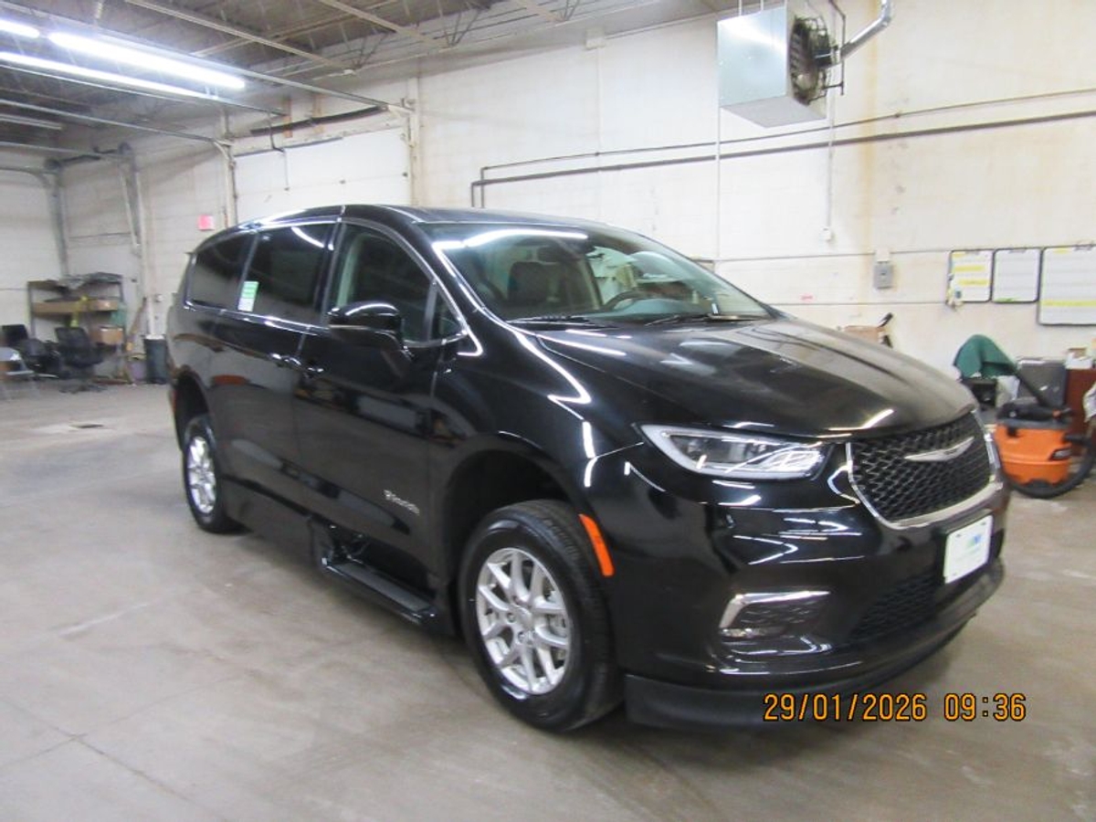 2024 CHRYSLER PACIFICA - Image 14