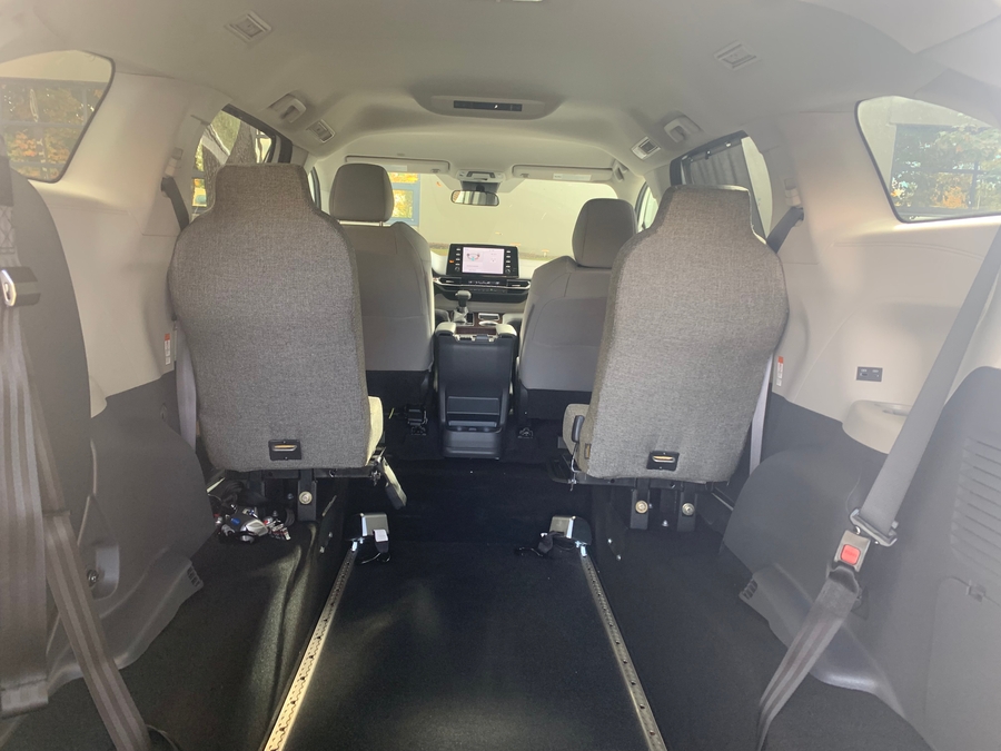 Used 2022 Toyota Sienna LE - Rear Entry Entry Fold Out Manual Ramp