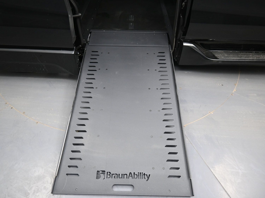 Black Toyota Sienna image number 9