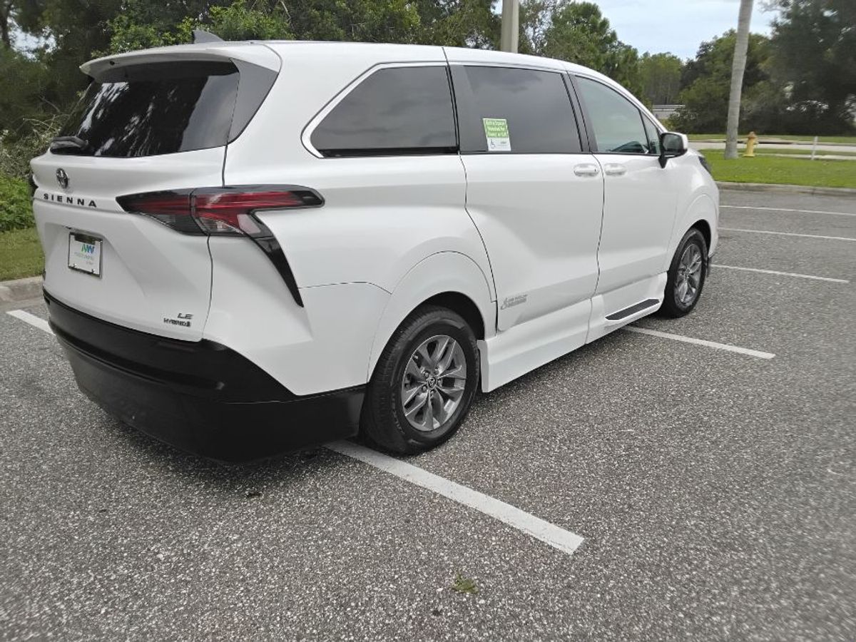 2022 TOYOTA SIENNA - Image 5